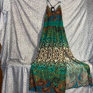 Never worn Fashion Nova plus size exotic sleeveless maxi dress with slit